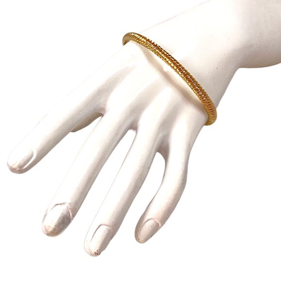 J Crew Bracelet S/M Yellow Gold Plated Bangle Skinny Textured Stackable Y2K VSCO - Picture 16 of 16